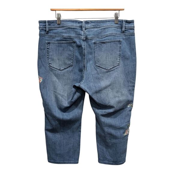 J. Jill Authentic Fit Stretch Denim Floral Embroidered Cropped Capri Jeans, 16P - Picture 10 of 14